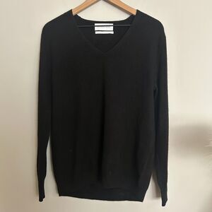 Everlane 100% The Cashmere Black V-Neck Sweater Size Medium